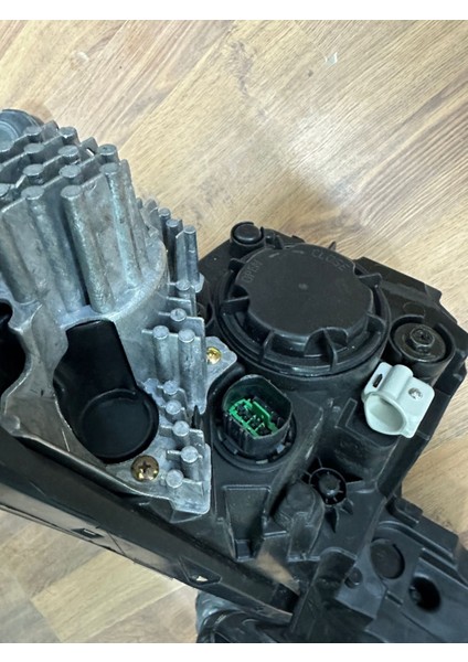 Hyundai Elantra Sağ Far Lambası Ledli Beyinli Tip 2021-2023 indirimleri