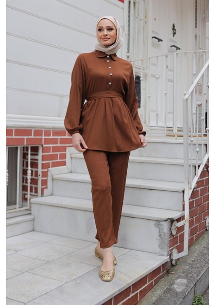 Taş Düğme Detaylı Takım Kahverengi
