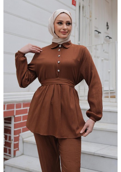 Taş Düğme Detaylı Takım Kahverengi fırsatları