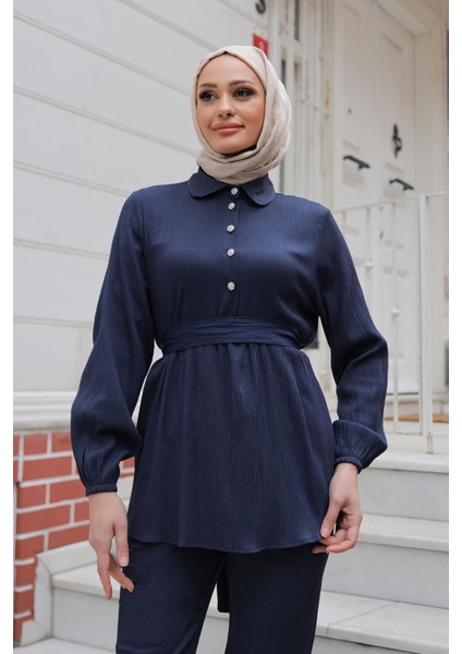 Taş Düğme Detaylı Takım Lacivert fiyatları