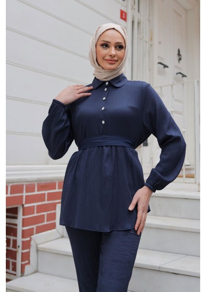 Taş Düğme Detaylı Takım Lacivert fırsatları