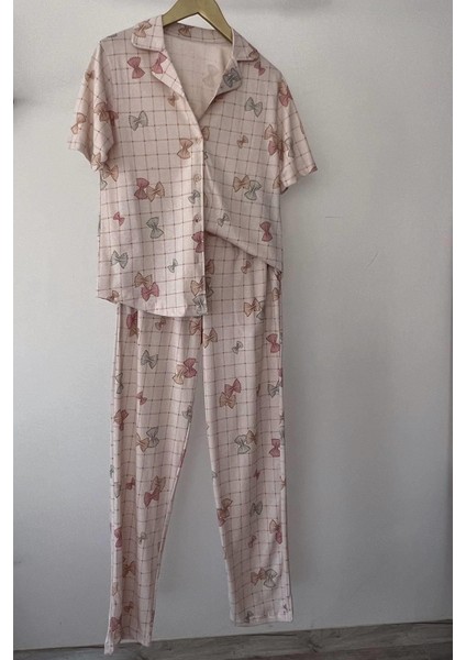 Pembe Fiyonk Desenli Pijama Takımı