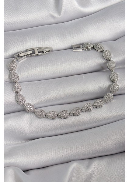 Pirinç Gümüş Renk Zirkon Taşlı Damla Model VIP Seri Kadın Bileklik - TJ-BB6486