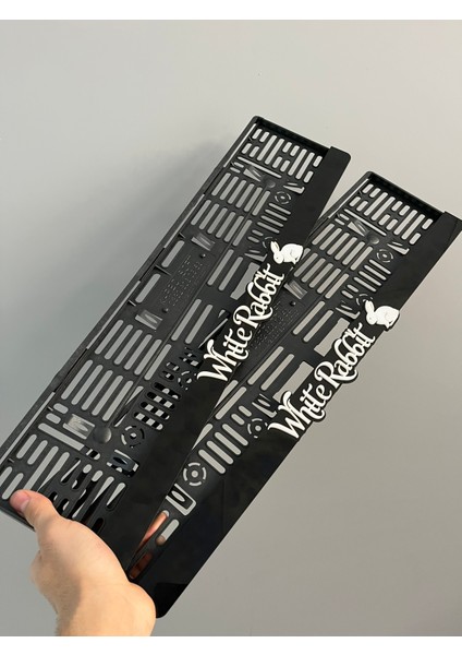White Rabbit Temalı Araç Plakalığı - Şık ve Dayanıklı Tasarım modelleri