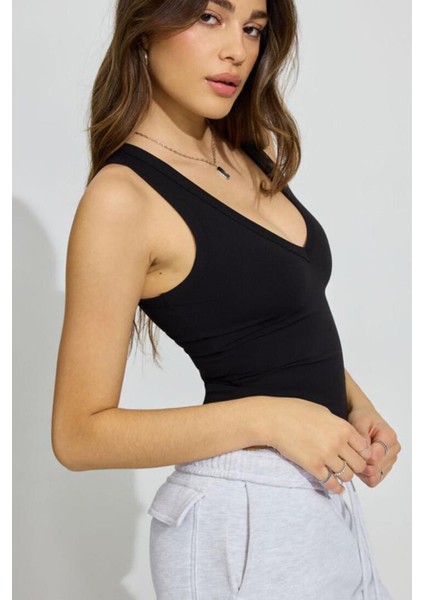 Siyah Derin V Yaka %100 Pamuklu Basic Kadın Atlet MG2405 modelleri