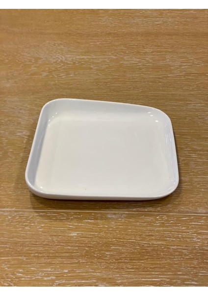Porselen Asimetrik 18 x 18 cm Tabak 1 Adet