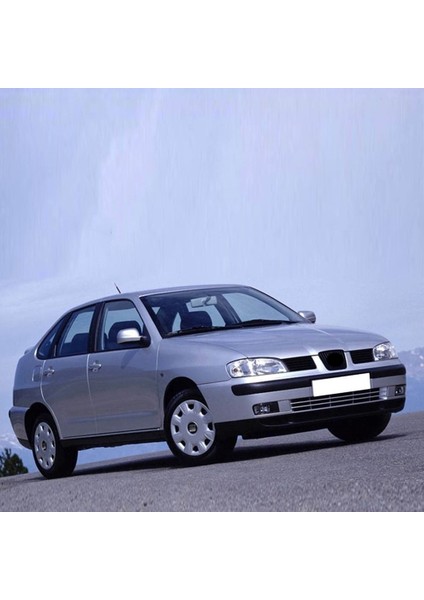 Seat Cordoba 2000-2002 Sigorta Kutusu Akü Üstü Dikey Soket 1J0937617C