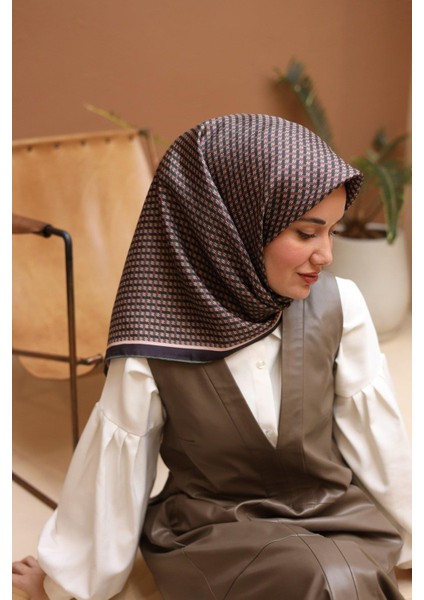 Yeşil Geometrik Desen Tivil Ipek Eşarp IST11421-41 fiyatları