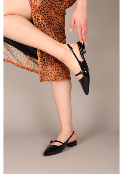 Inka Sivri Tokalı Babet Siyah modelleri