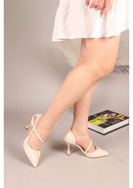 Velora Yan Dekolteli Topuklu Ayakkabı Ten modelleri