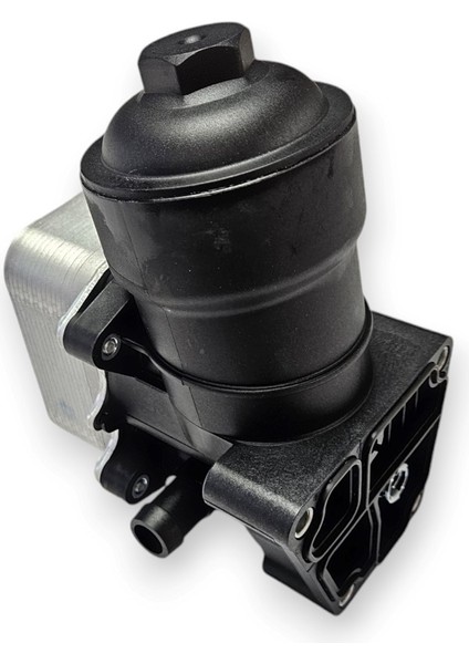 Vw Jetta 2006-2011 1.6 Dizel Motor Yağ Filtre Kütüğü 03L115389C