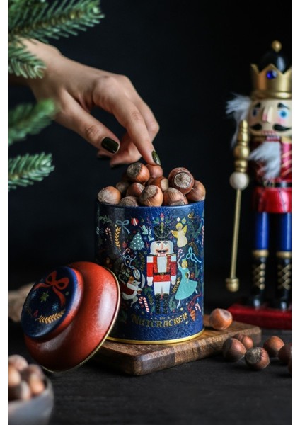 Fairytale Nutcracker Desenli Yuvarlak Metal Saklama Kabı, 9 x 11 Cm, 0,6 Lt