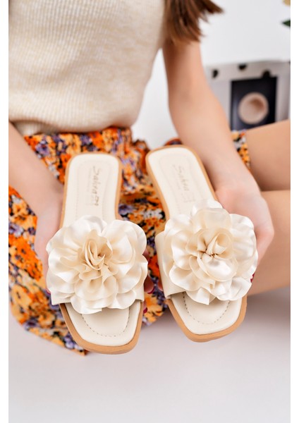 Yazlık Çiçek Detaylı Kadın Terlik Sandalet Rahat Hafif Taban