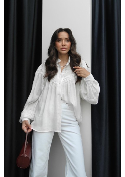 Beyaz Dantel Detaylı Gömlek