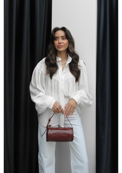 Beyaz Dantel Detaylı Gömlek fiyatları