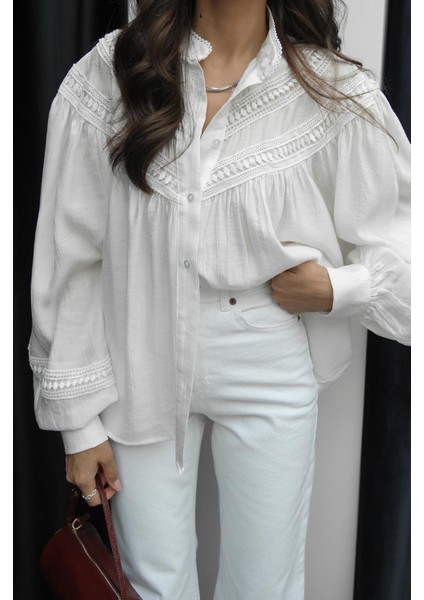 Beyaz Dantel Detaylı Gömlek fırsatları