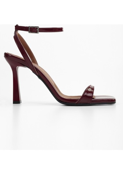 Kadın Chloe Bordo Rugan Tek Bant Topuklu Ayakkabı fiyatları