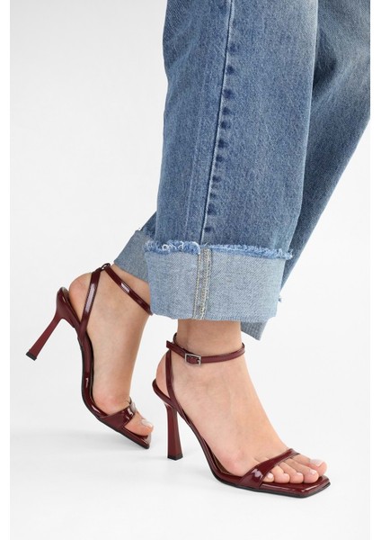 Kadın Chloe Bordo Rugan Tek Bant Topuklu Ayakkabı indirimleri