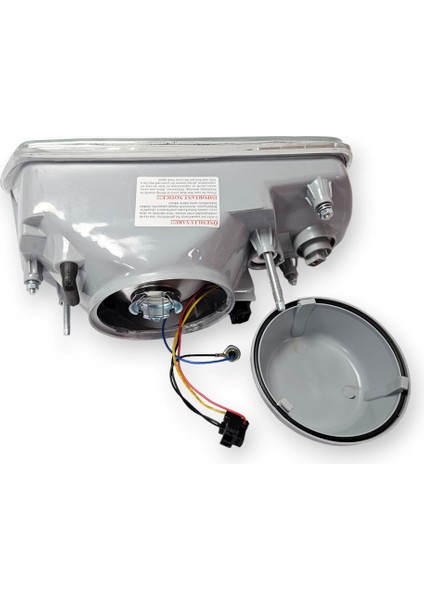 Skoda Forman 1988-1995 Ön Sağ Far Lambası Cam ve Kasa