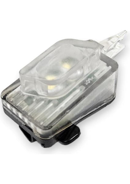 Audi A4 2021-2024 Sol Arka Kapı Kolu Altı LED Lambası 8W0947133