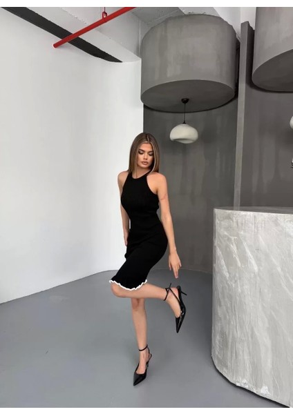 Fırfır Detaylı Triko Elbise- Siyah