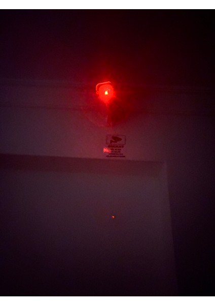 Hırsızlık önleyici Sahte Kamera kırmızı led Li pil ve ayaklı modelleri