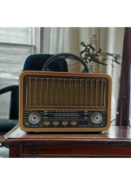 Nostaljik Görünümlü USB Sd Aux Bluetooth Destekli Solar Panelli Şarjlı + Pilli Radyo RT-834