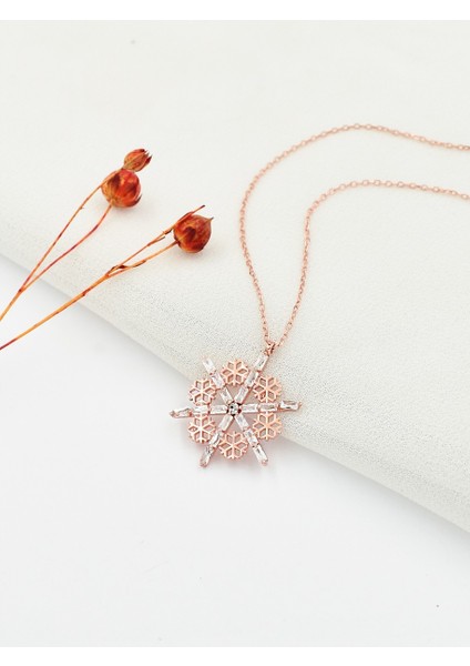 Rose Kar Tanesi Baget Zirkon Taşlı Kadın Gümüş Kolye fiyatları