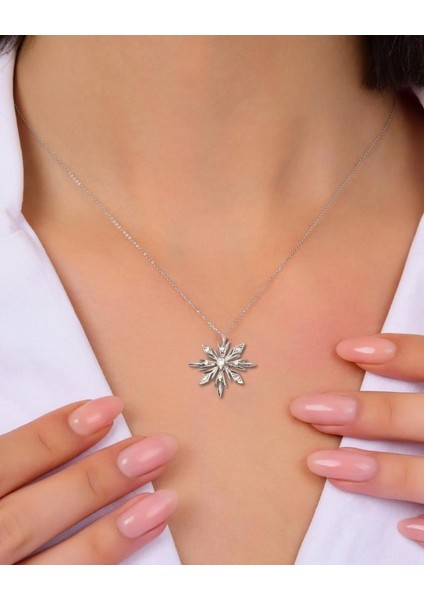 Diamond Seri Özel Tasarım Kar Tanesi Snowflake Kadın Gümüş Kolye fırsatları