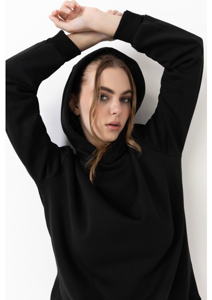 Kadın Kapüşonlu Basic Regular Sweatshirt Siyah fırsatları