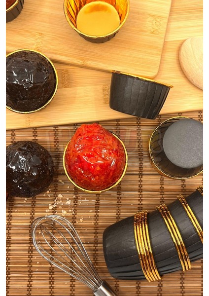 Luxury Siyah Parlak Karton 25'li Kek Kalıbı Kenarı Içi Gold Kaplama Fırında Dağılmayan 6.5x4 cm Muffin Kabı 1 Adet fiyatları