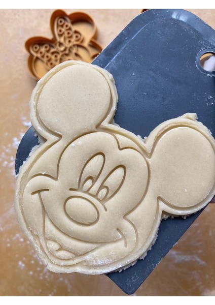 Luxury Mickey & Minnie Mouse Temalı 2’li Kurabiye & Şeker Hamuru Kalıbı Seti 1 Adet