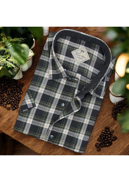 Pamuklu Klasik Kısa Kollu Siyah Cepli Erkek Gömlek (Regular Kalıp)