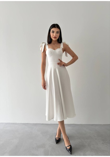 Kalp Yaka Fiyonk Askılı Kloş Midi Elbise fiyatları