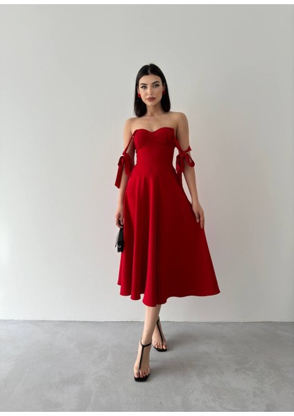 Kalp Yaka Fiyonk Askılı Kloş Midi Elbise modelleri
