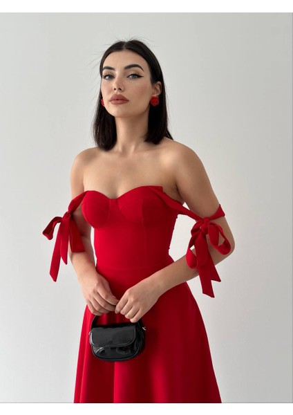 Kalp Yaka Fiyonk Askılı Kloş Midi Elbise indirimleri