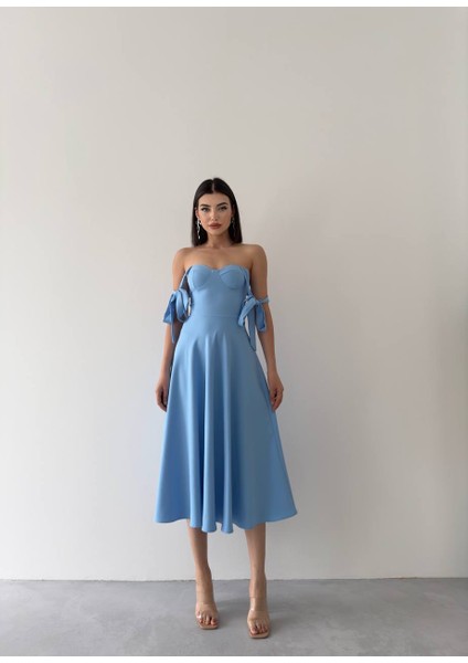 Kalp Yaka Fiyonk Askılı Kloş Midi Elbise fiyatları