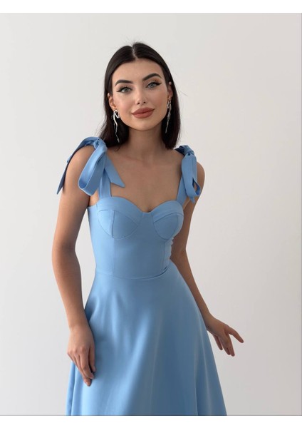 Kalp Yaka Fiyonk Askılı Kloş Midi Elbise fırsatları