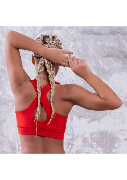 Sırtı Kalın Çapraz Askılı Sporcu Sütyeni