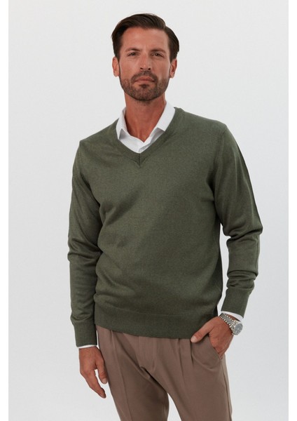 Erkek Standart Fit Normal Kesim V Yaka Triko Kazak
