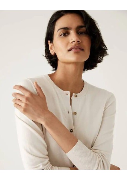Kadın Yuvarlak Yaka Düğmeli Üst Kalite Slim Fit Kısa Hırka
