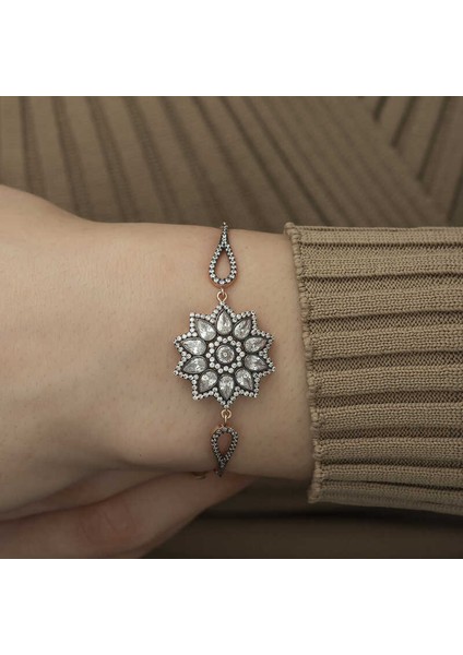​Gümüş Rose Çiçek Desenli Elmas Montür Bileklik