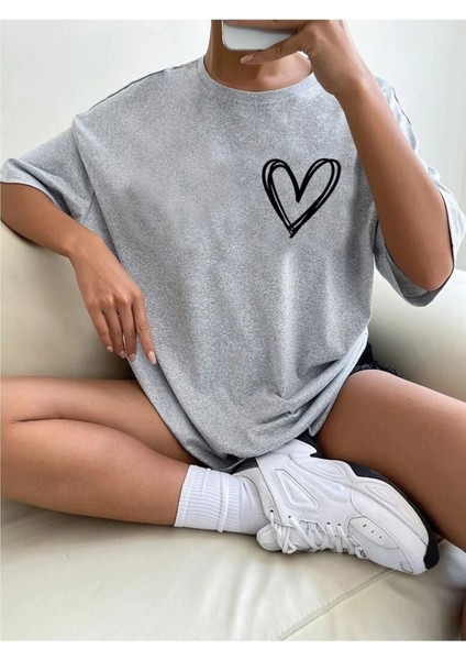 Kalp Baskılı Oversize Tshirt. fiyatları