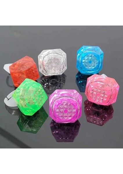 Kristal Tasarımlı LED Glow Işıklı 3 Modlu Mavi Yüzük 3.5 x 5 cm (4887)