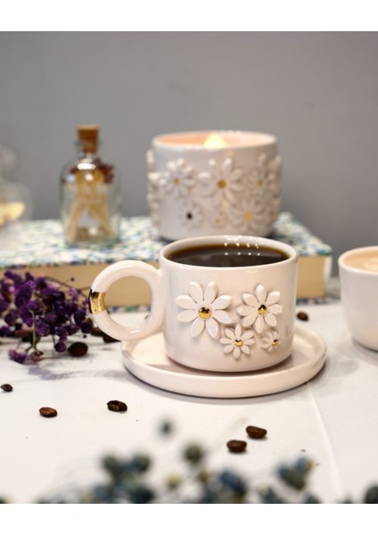 24K Altın Süslemeli Papatya Temalı Seramik Mug