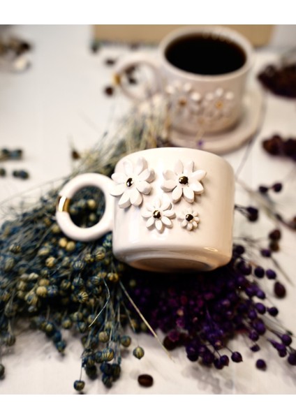24K Altın Süslemeli Papatya Temalı Seramik Mug