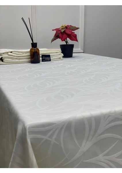 Nivemeshome 140X240 Krem Yaprak Desenli Leke Tutmaz Masa Örtüsü