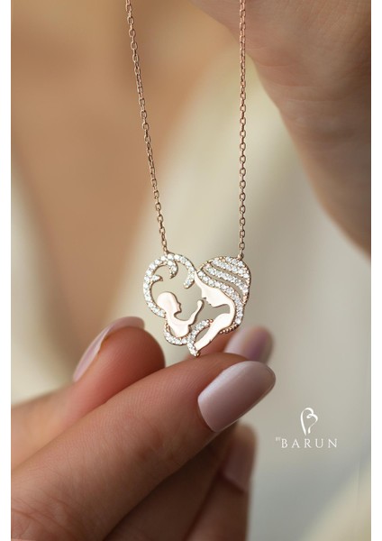 Anne Bebek Kalp Model 925 Ayar Beyaz Zirkon Taşlı Gümüş Kolye fiyatları