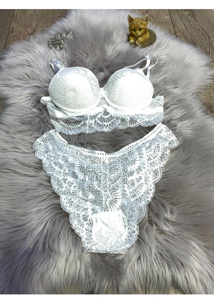 Beyaz Tam Desenli Destekli Dolgulu Kadın Iç Çamaşır Takımı