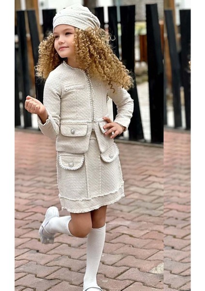 Kız Çocuk Kenarları Inci Taş Işlemeli Triko Ceket Cep Detaylı Ekru Etekli Takım modelleri